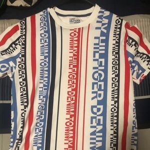 XS SHIRT ITS SMALL BUT FITS BIG TOMMY HILIFIGER